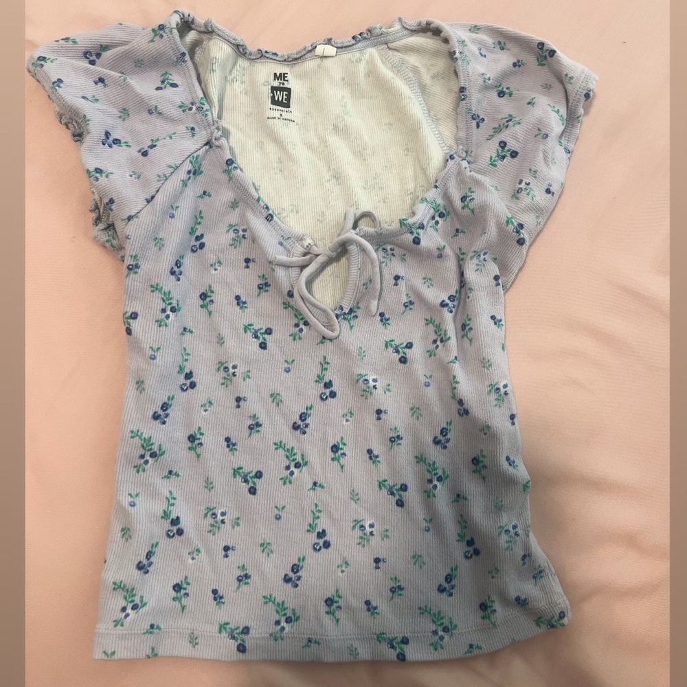 Me to We Floral Tie Front Top